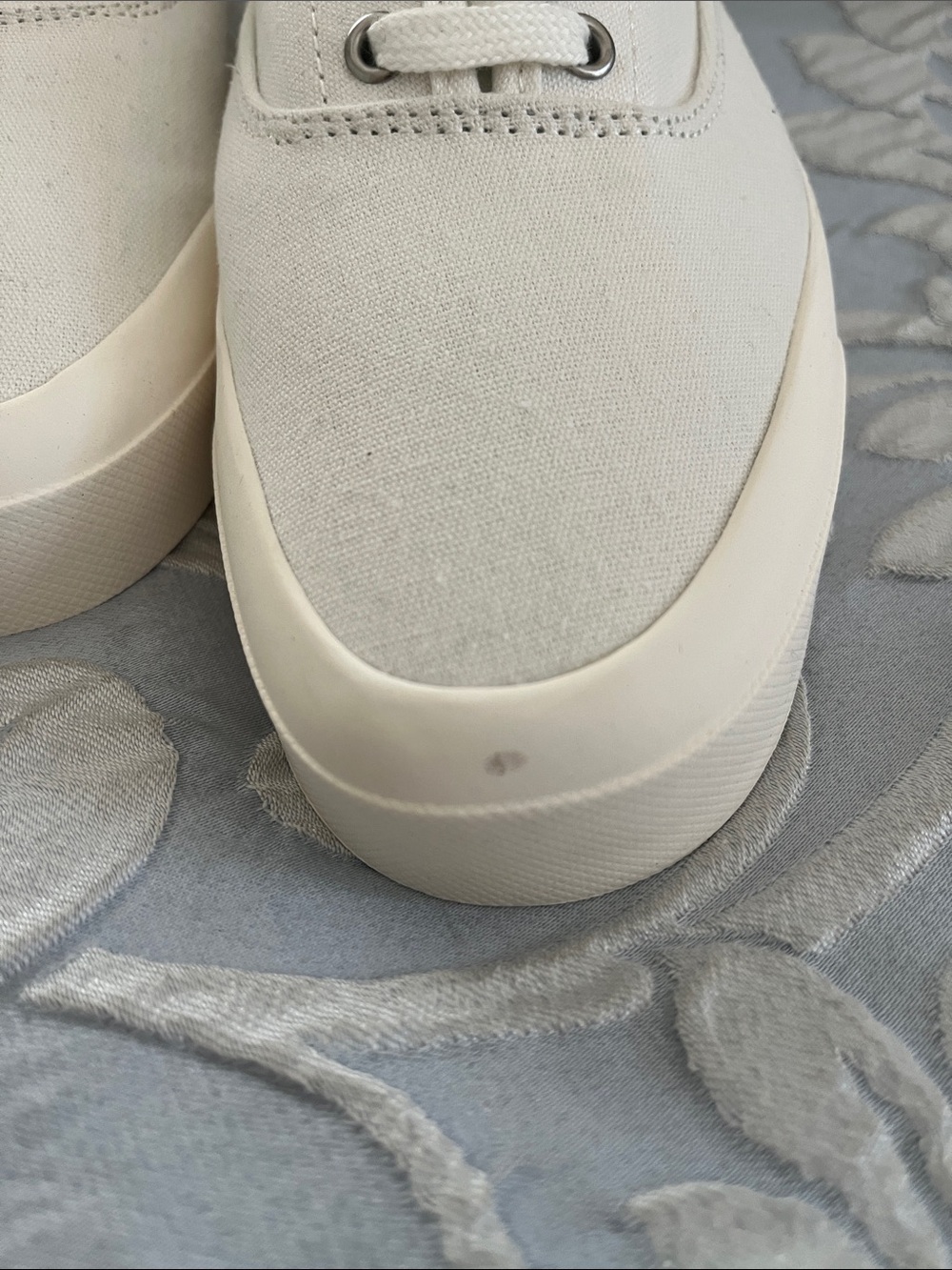 MAISON KITSUNÉ Off-White Canvas Low-Top Sneakers- NEW - Picture 6 of 11